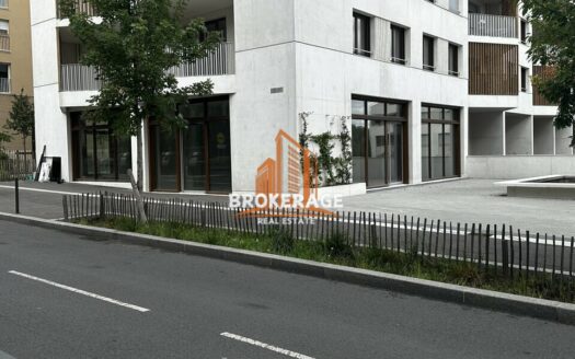 LOCAL COMMERCIAL à LOUER