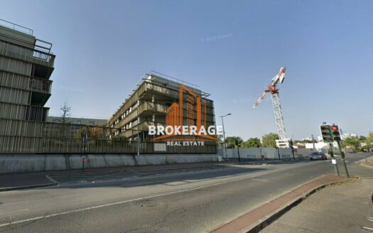 LOCAL COMMERCIAL à VENDRE