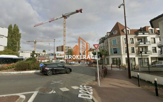 LOCAL COMMERCIAL à VENDRE